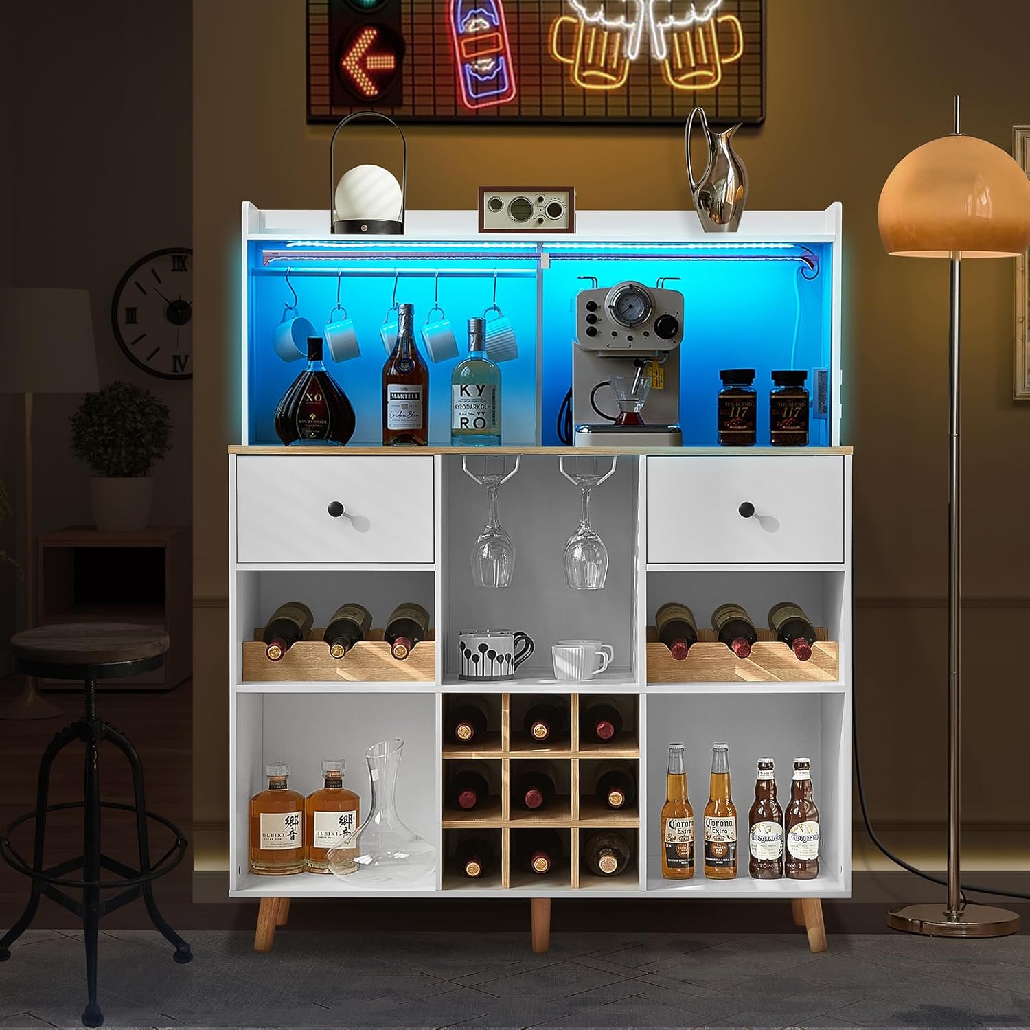 Szafka barowa na wino z gniazd – Home Bar Shelves recenzja i cena